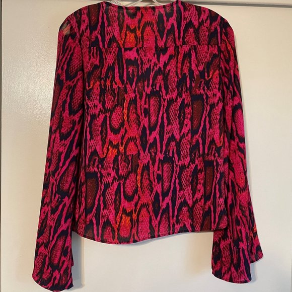 Eight Sixty Pink/Blue Snake Print Long Bell Sleeve Wrap Front V Neck Blouse S - Picture 7 of 9